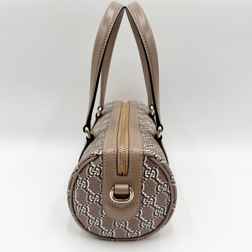 Gucci GG Small Shoulder Bag - Picture 4 of 8